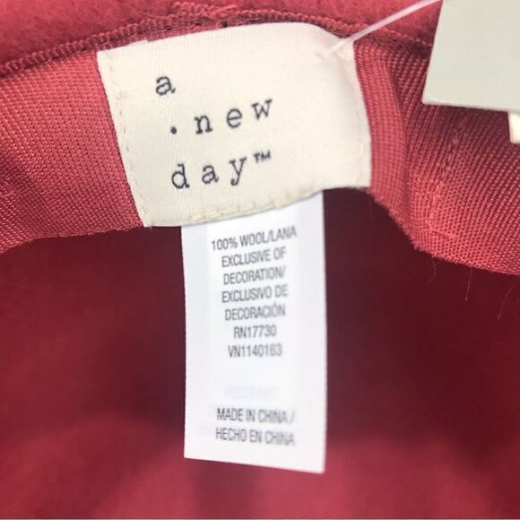 Bundle of Old Navy Pink Plaid Scarf A New Day 100% Wool Hat Matching Set NEW - Picture 11 of 14